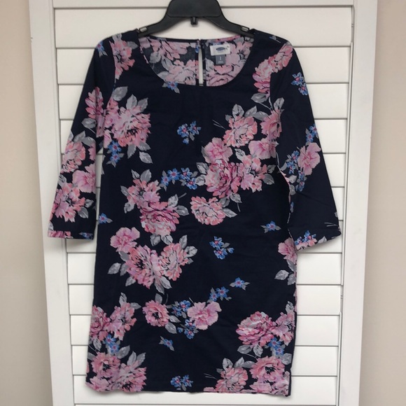 Old Navy Dresses & Skirts - Old Navy blue floral dress. Size small.